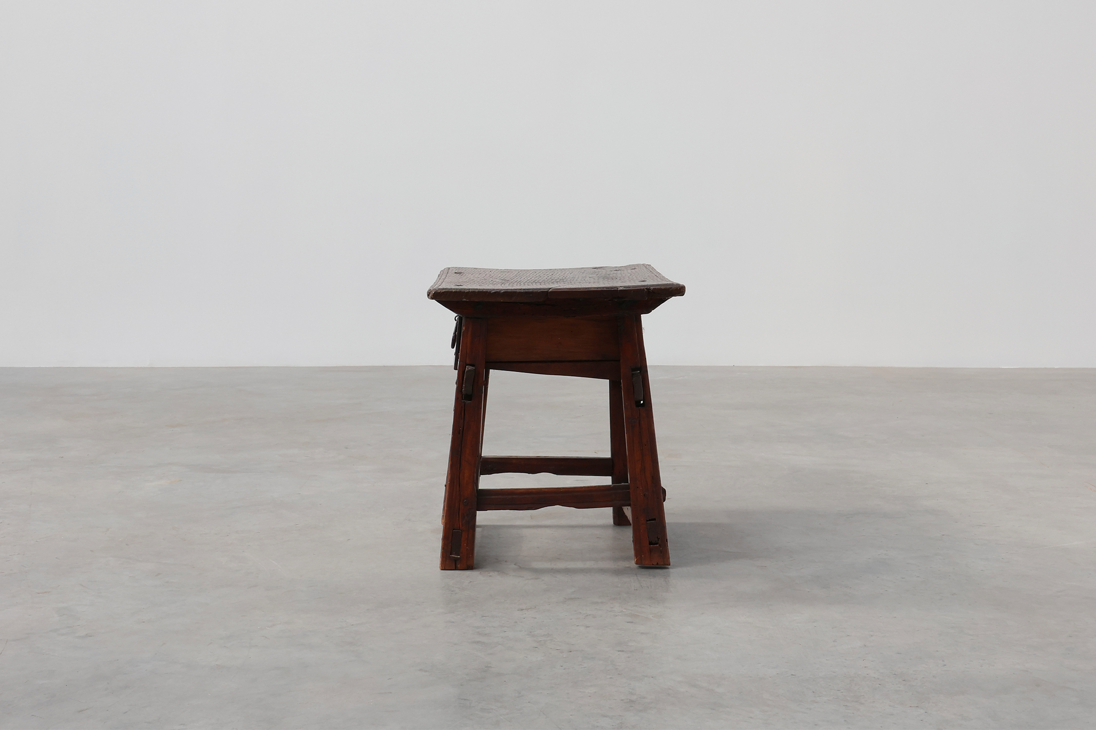 Spanish 17th Century oak side table with drawer in Wabi Sabi stylethumbnail
